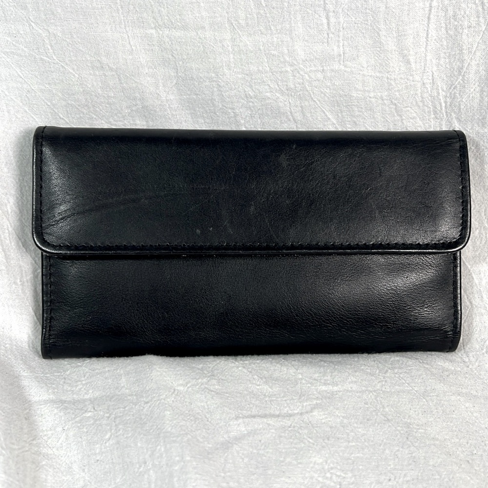 Jaclyn Smith Black Leather Bi-Fold Wallet